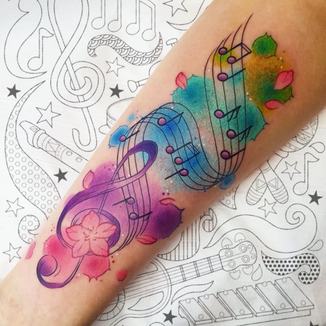 tattoo femenino musical 04