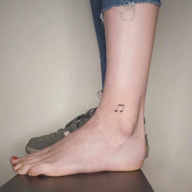 tattoo femenino musical 21