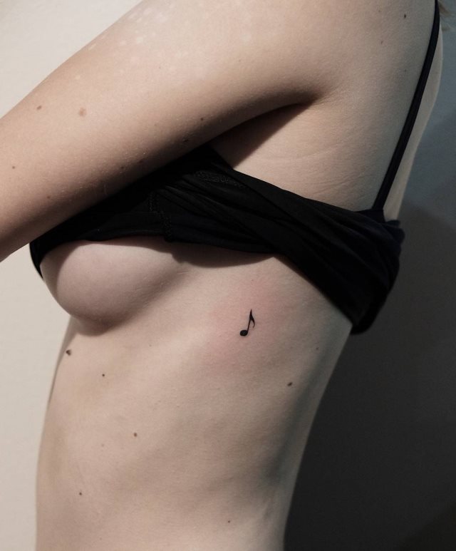 tattoo femenino musical 23