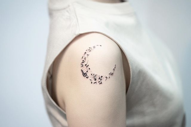tattoo femenino musical 25