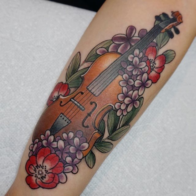 tattoo femenino musical 30