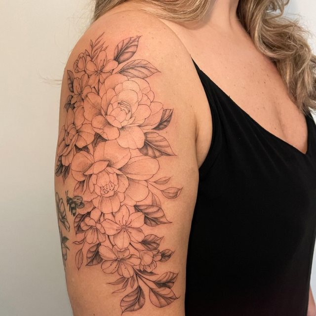 tattoo femenino muy grande 18