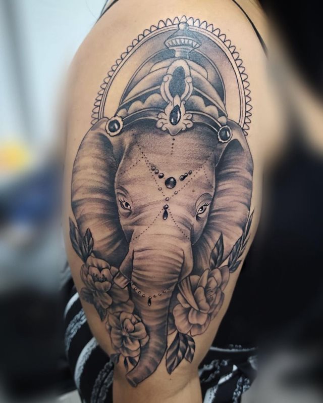 tattoo femenino muy grande 33