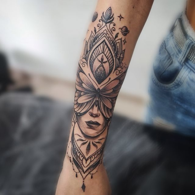 tattoo femenino muy grande 34