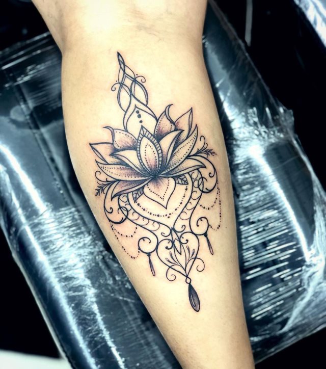 tattoo femenino muy grande 45