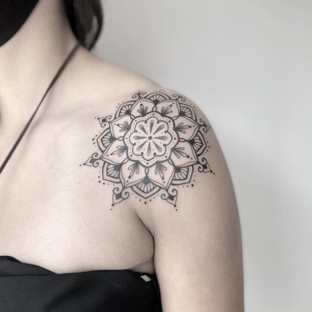 tattoo femenino muy grande 46