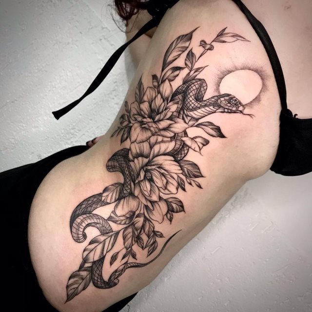 tattoo femenino muy grande 50