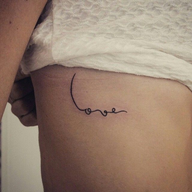 tattoo femenino muy pequeno 13