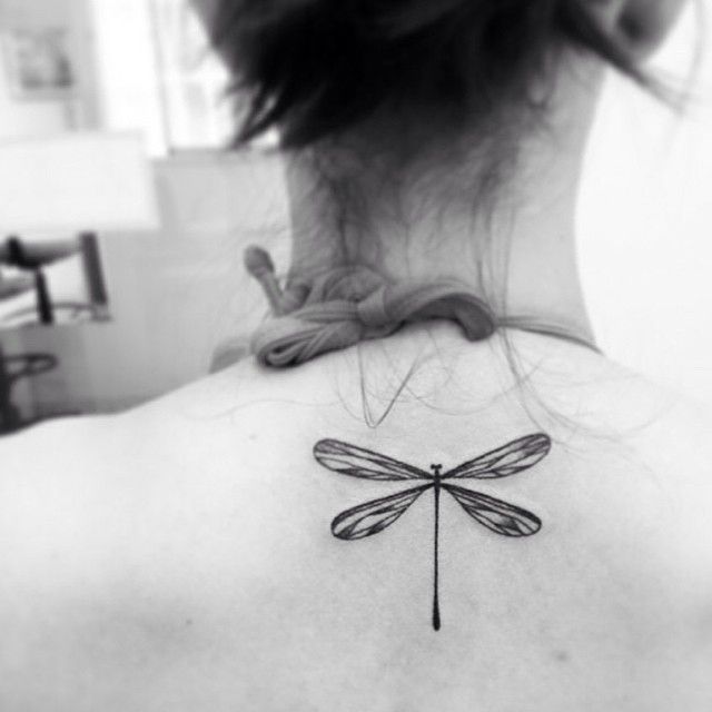 tattoo femenino muy pequeno 22