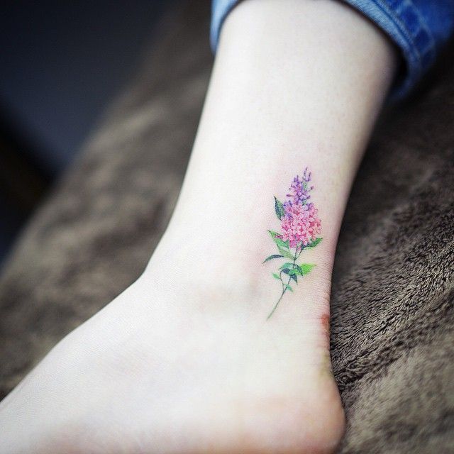 tattoo femenino muy pequeno 32