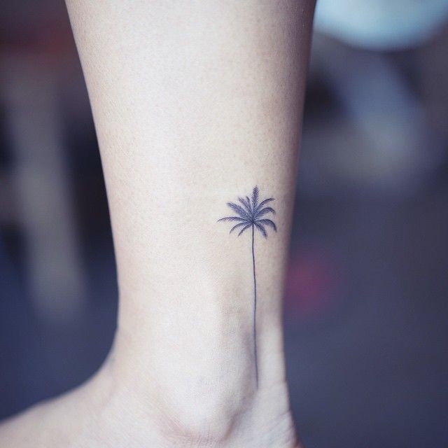 tattoo femenino muy pequeno 33