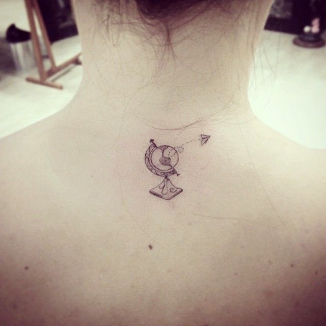 tattoo femenino muy pequeno 44