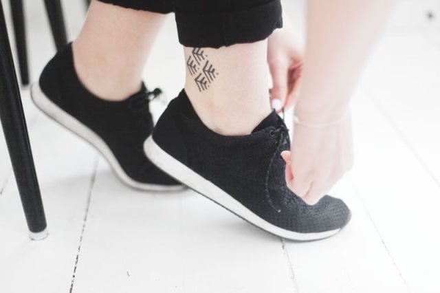 tattoo femenino muy pequeno 48