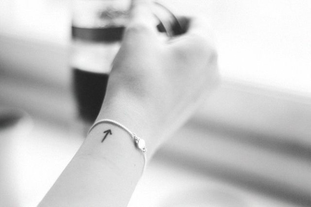 tattoo femenino muy pequeno 83