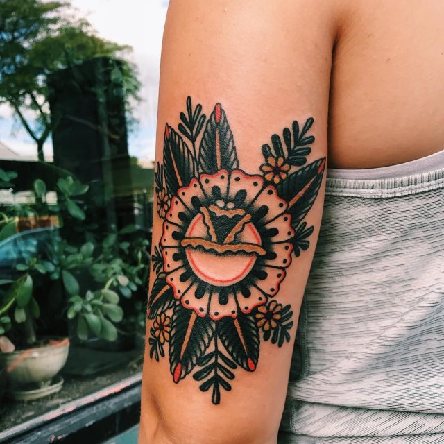 tattoo femenino old school 14