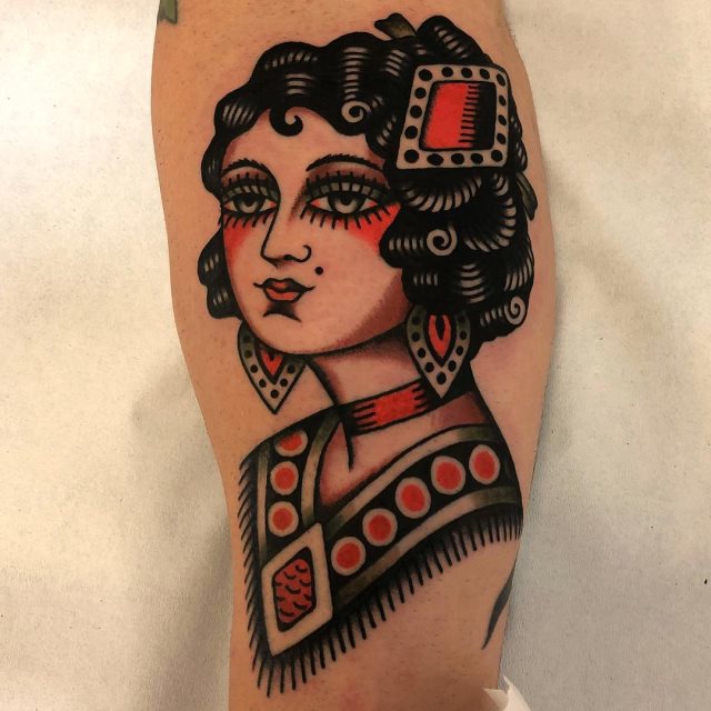 tattoo femenino old school 25