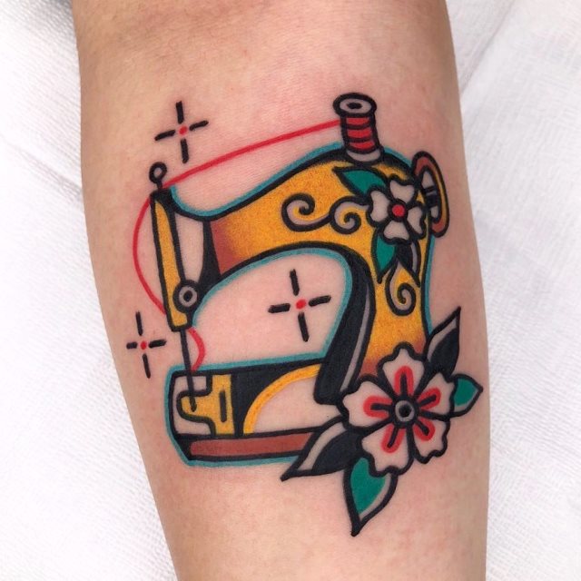 tattoo femenino old school 27