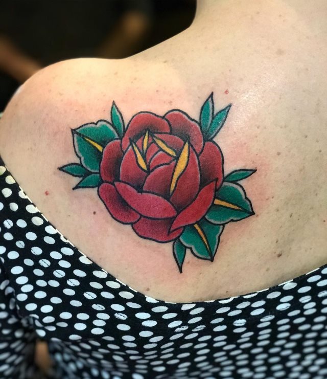 tattoo femenino old school 28