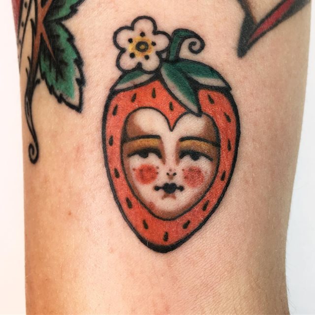 tattoo femenino old school 29