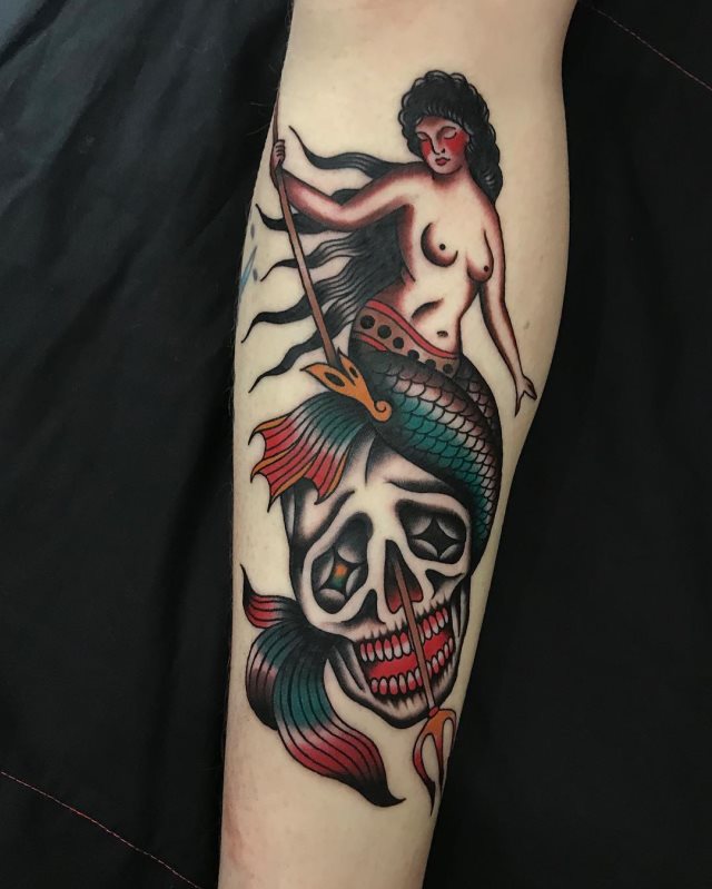 tattoo femenino old school 40