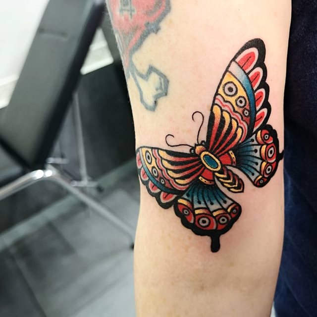 tattoo femenino old school 42