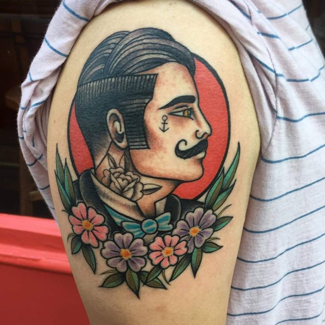 tattoo femenino old school 43