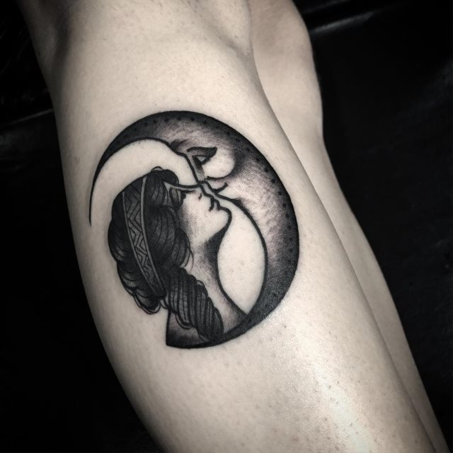 tattoo femenino old school 52