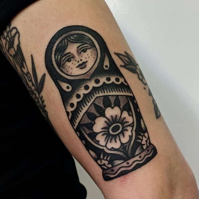 tattoo femenino old school 87