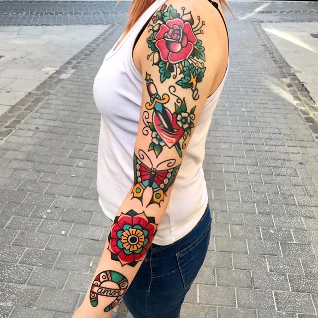 tattoo femenino old school 90