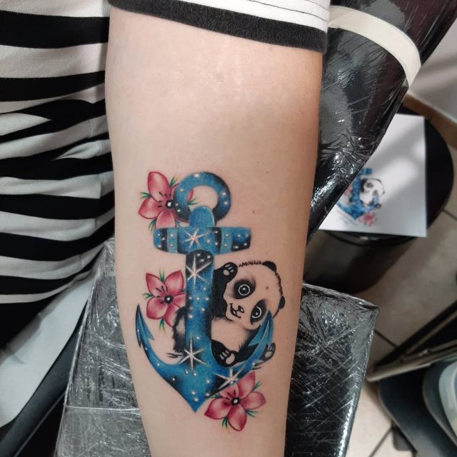 tattoo femenino oso panda 15