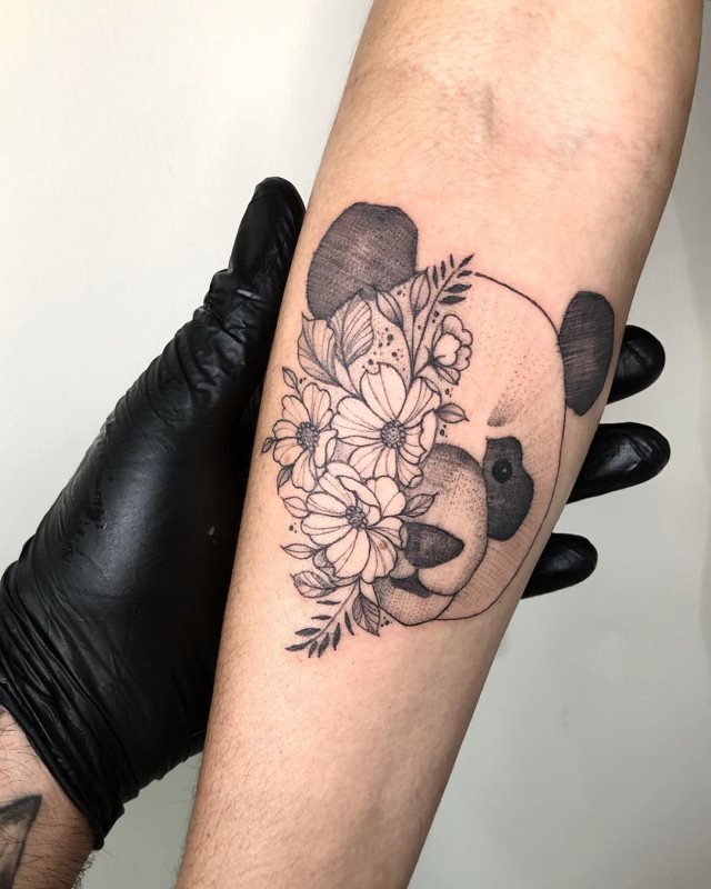 tattoo femenino oso panda 18