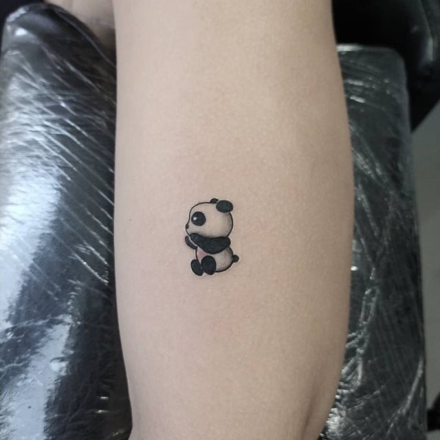 tattoo femenino oso panda 22