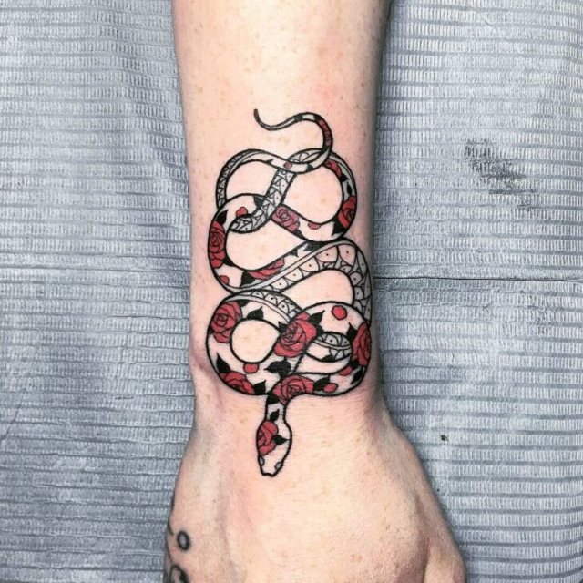tattoo femenino para el antebrazo 26