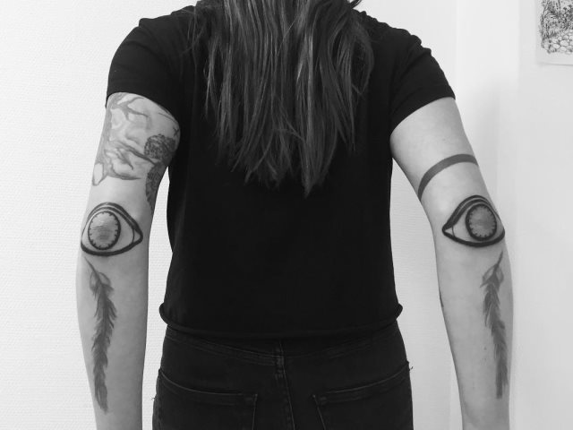 tattoo femenino para el codo 17