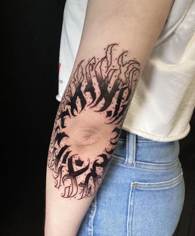 tattoo femenino para el codo 25
