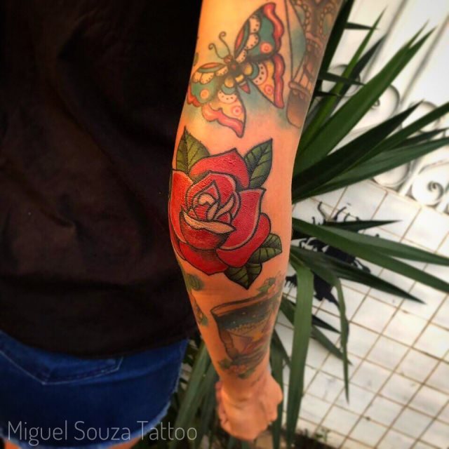 tattoo femenino para el codo 26