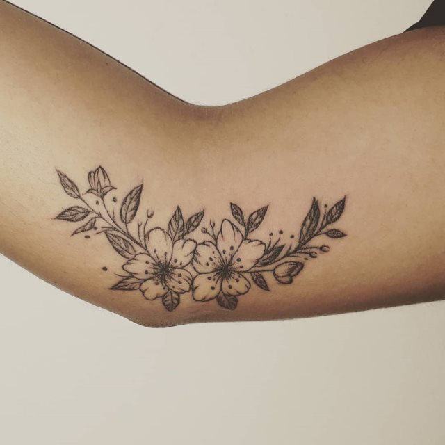 tattoo femenino para el codo 27