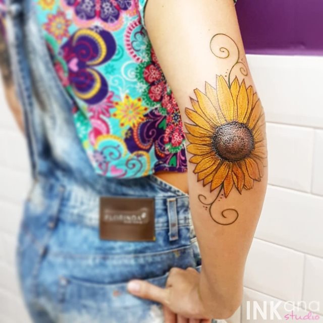 tattoo femenino para el codo 30