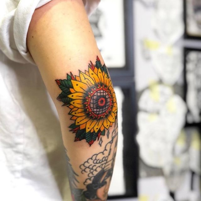 tattoo femenino para el codo 35