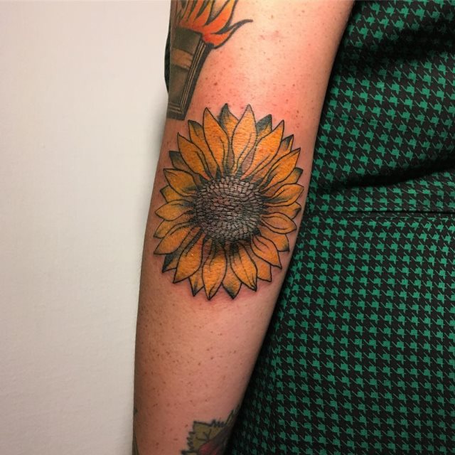 tattoo femenino para el codo 48