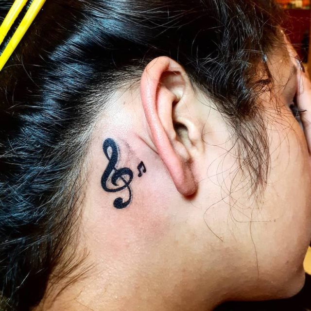 tattoo femenino para el cuello 08