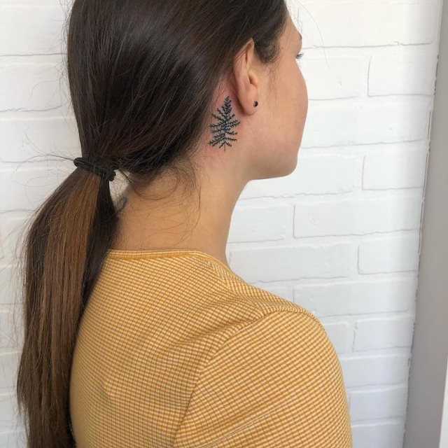 tattoo femenino para el cuello 20