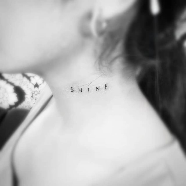 tattoo femenino para el cuello 22