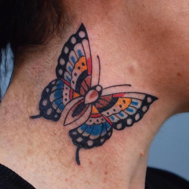 tattoo femenino para el cuello 35