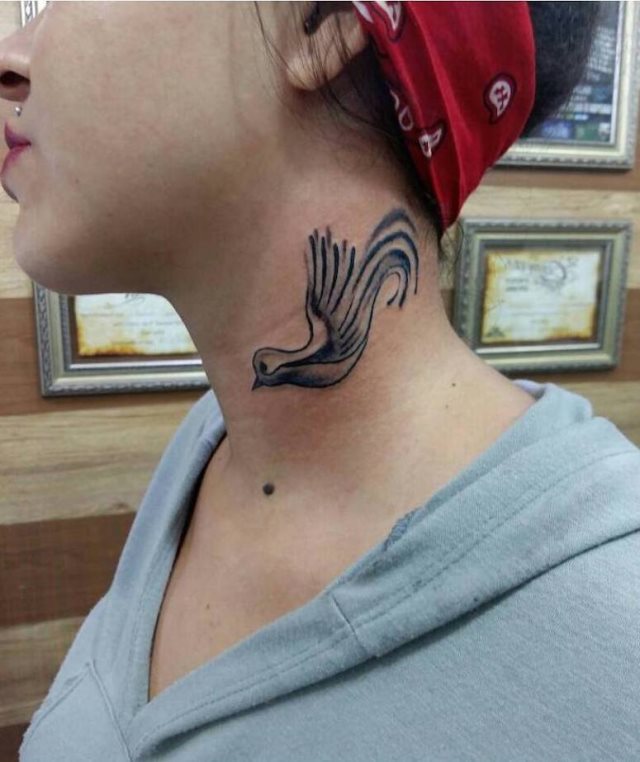 tattoo femenino para el cuello 48