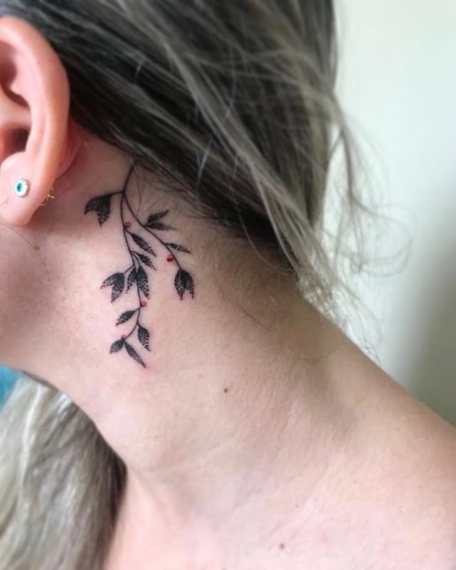 tattoo femenino para el cuello 53