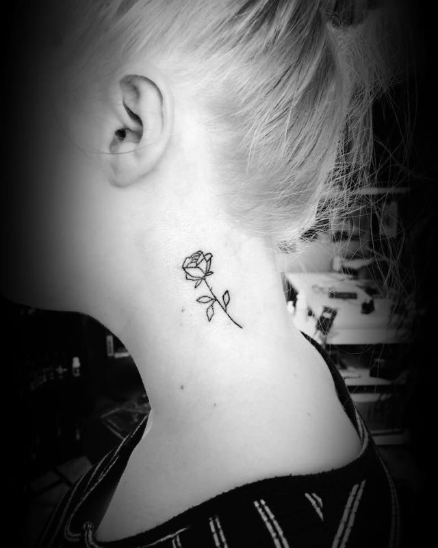tattoo femenino para el cuello 61