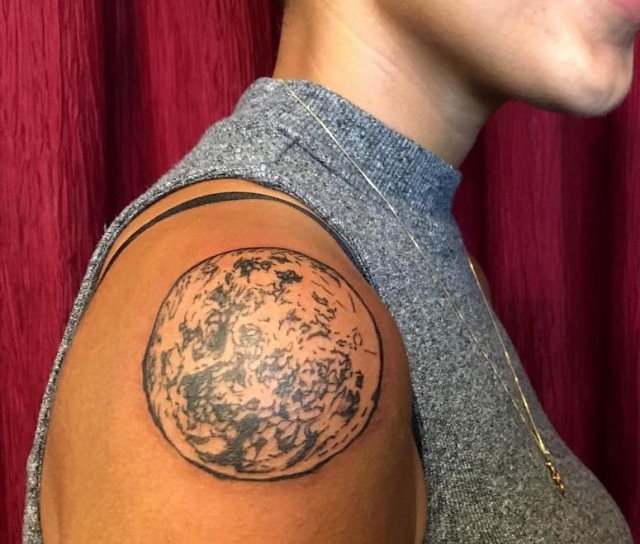 tattoo femenino para el hombro 10