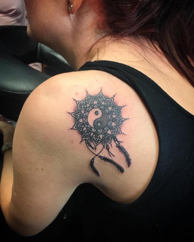 tattoo femenino para el hombro 101