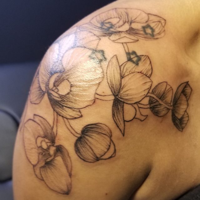 tattoo femenino para el hombro 102